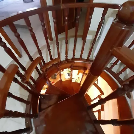 Adorable 2 Floors Two Bedroom Vacation Maisonette *