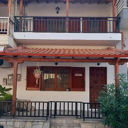 Adorable 2 Floors Two Bedroom Vacation Maisonette Nyaraló *