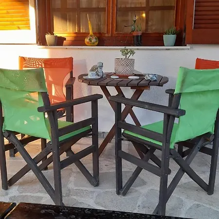 Nyaraló Adorable 2 Floors Two Bedroom Vacation Maisonette
