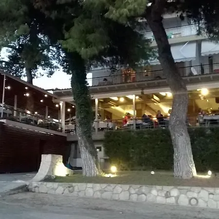 Adorable 2 Floors Two Bedroom Vacation Maisonette