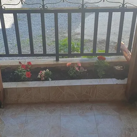 Adorable 2 Floors Two Bedroom Vacation Maisonette *