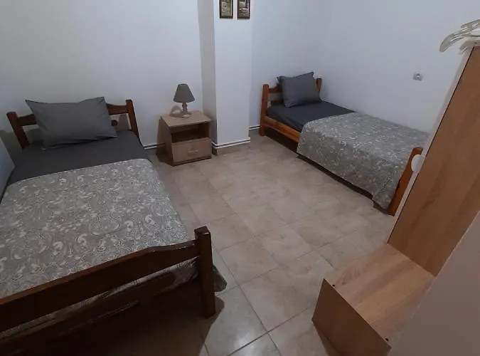 Adorable 2 Floors Two Bedroom Vacation Maisonette