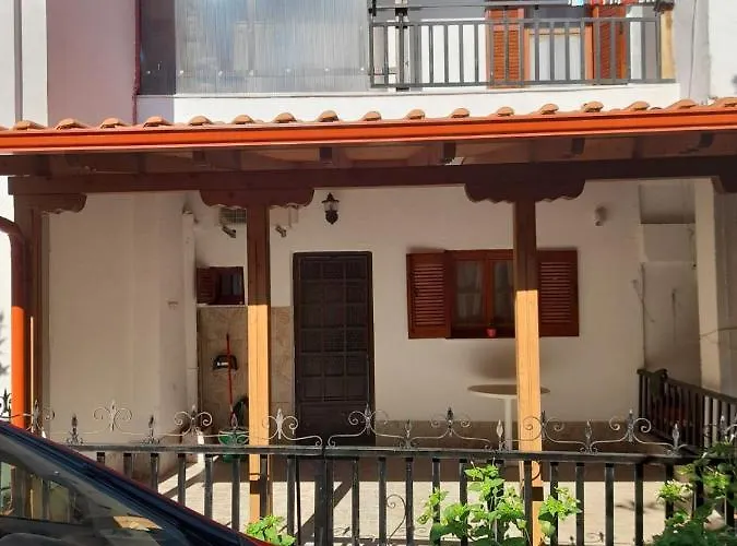 Hébergement de vacances Adorable 2 Floors Two Bedroom Vacation Maisonette
