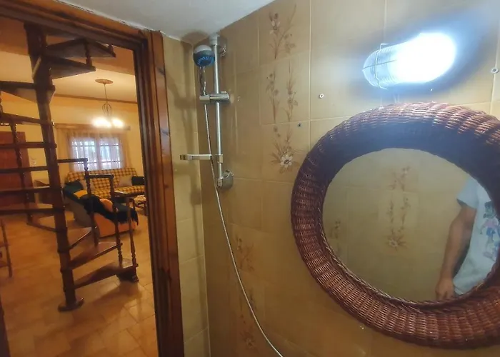 Adorable 2 Floors Two Bedroom Vacation Maisonette *