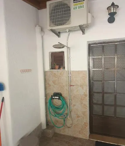 Adorable 2 Floors Two Bedroom Vacation Maisonette *