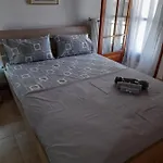 Adorable 2 Floors Two Bedroom Vacation Maisonette * 尼坡帝