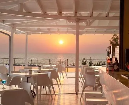 Adorable 2 Floors Two Bedroom Vacation Maisonette *