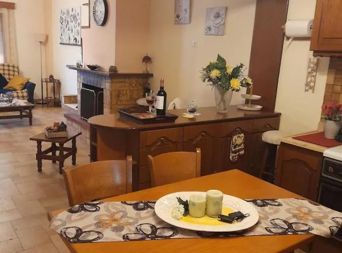 Adorable 2 Floors Two Bedroom Vacation Maisonette 펜션 *