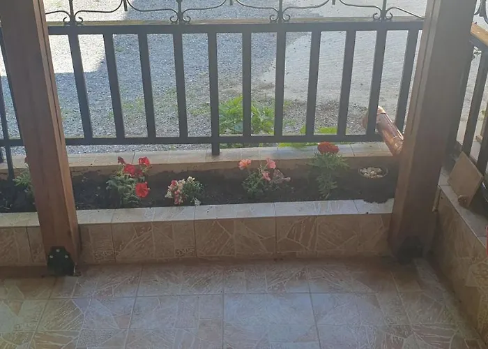 Adorable 2 Floors Two Bedroom Vacation Maisonette *